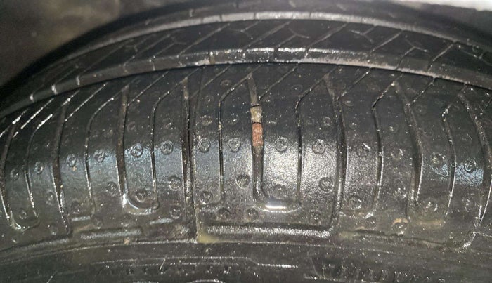 2018 Datsun Redi Go T (O), Petrol, Manual, 36,322 km, Right Front Tyre Tread