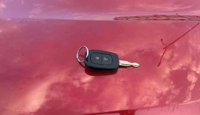 2018 Renault Kwid RXT 1.0 AMT (O), Petrol, Automatic, 21,431 km, Key Close Up