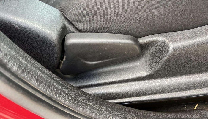 2018 Renault Kwid RXT 1.0 AMT (O), Petrol, Automatic, 21,431 km, Driver Side Adjustment Panel