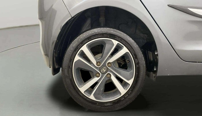 2022 Tata ALTROZ XT DIESEL, Diesel, Manual, 32,955 km, Right Rear Wheel