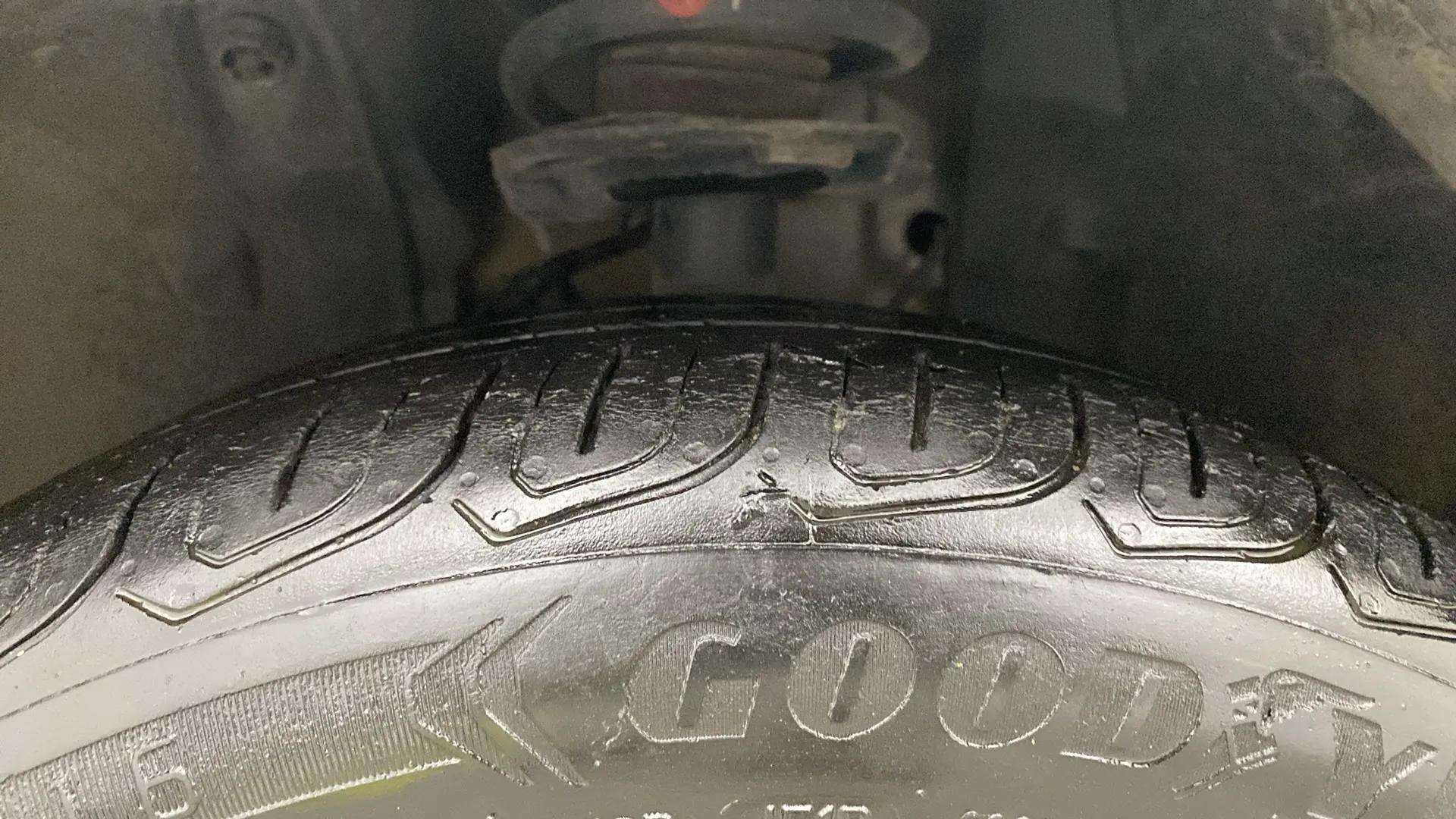 LHS-Front-Tyre-Tread-20
