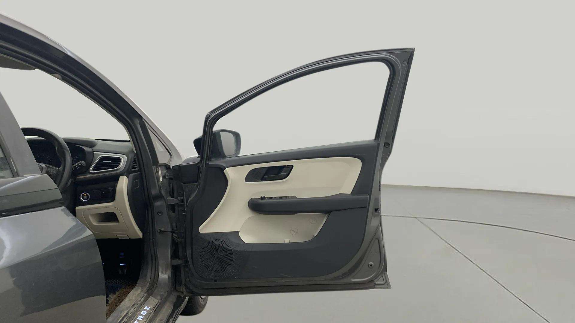 RHS-Front-Door-Open-32