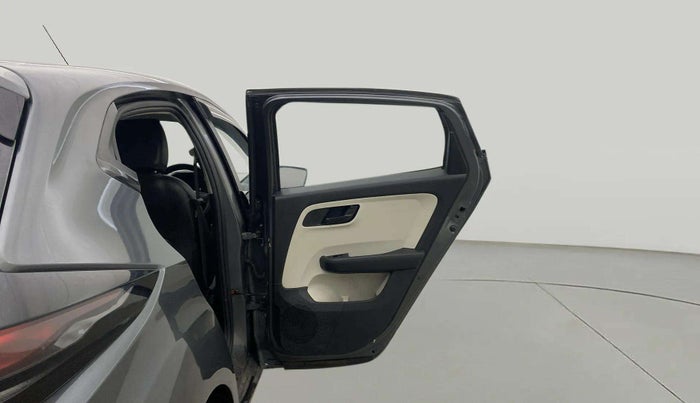 2022 Tata ALTROZ XT DIESEL, Diesel, Manual, 32,955 km, RHS Rear Door
