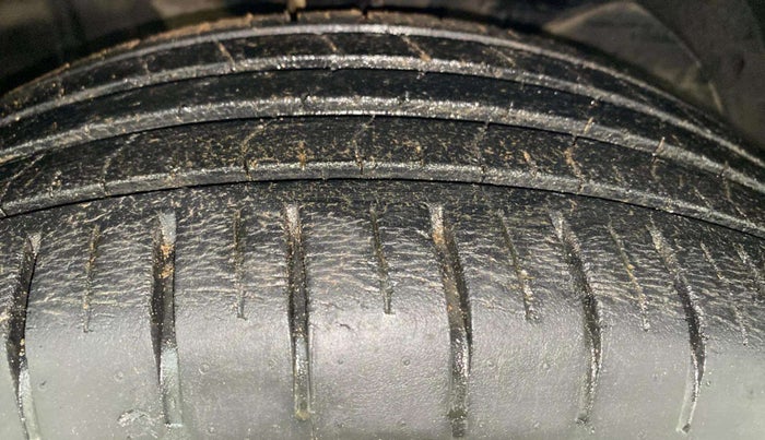 2020 Maruti Baleno ZETA CVT PETROL 1.2, Petrol, Automatic, 33,622 km, Right Front Tyre Tread