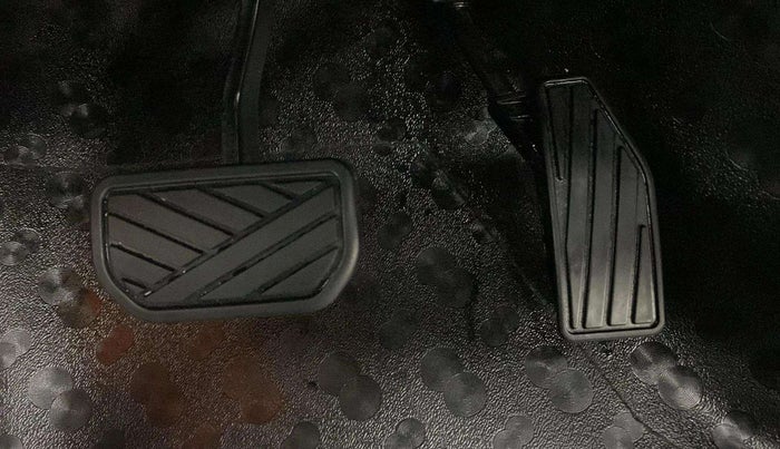 2020 Maruti Baleno ZETA CVT PETROL 1.2, Petrol, Automatic, 33,622 km, Pedals