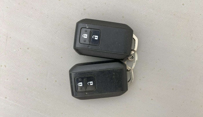2020 Maruti Baleno ZETA CVT PETROL 1.2, Petrol, Automatic, 33,622 km, Key Close Up