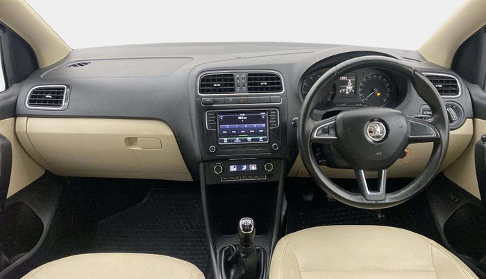 2018 Skoda Rapid STYLE 1.6 MPI, Petrol, Manual, 55,217 km, Dashboard