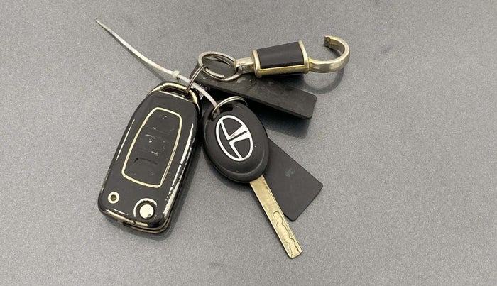 2022 Tata NEXON XZ PETROL, Petrol, Manual, 51,189 km, Key Close Up