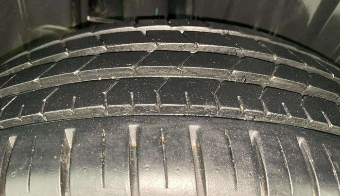 2023 Maruti Baleno ZETA PETROL 1.2, Petrol, Manual, 9,394 km, Right Rear Tyre Tread