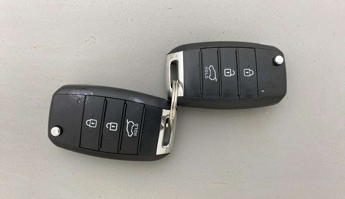 2021 KIA SONET HTK PLUS 1.2, Petrol, Manual, 32,603 km, Key Close Up