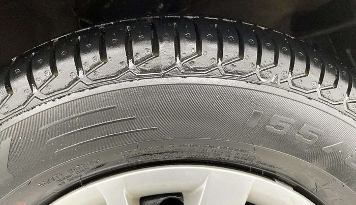 2015 Hyundai i10 SPORTZ 1.1, Petrol, Manual, 44,568 km, Right Front Tyre Tread