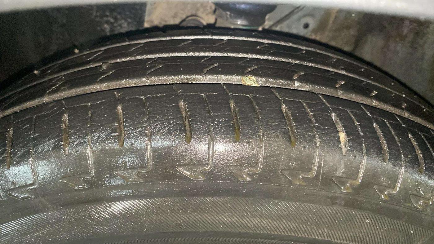 2021 Maruti IGNIS ALPHA 1.2 AMT, Petrol, Automatic, 15,781 km, Left Front Tyre Tread