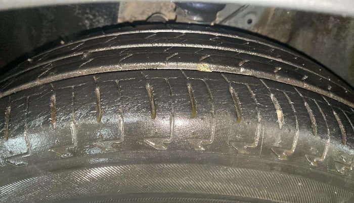 2021 Maruti IGNIS ALPHA 1.2 AMT, Petrol, Automatic, 15,738 km, Left Front Tyre Tread