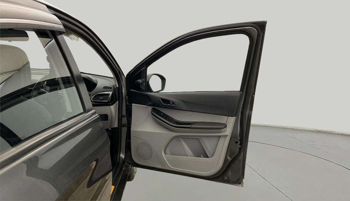 2024 Tata Tiago XTA CNG , CNG, Automatic, 30,822 km, RHS Front Door