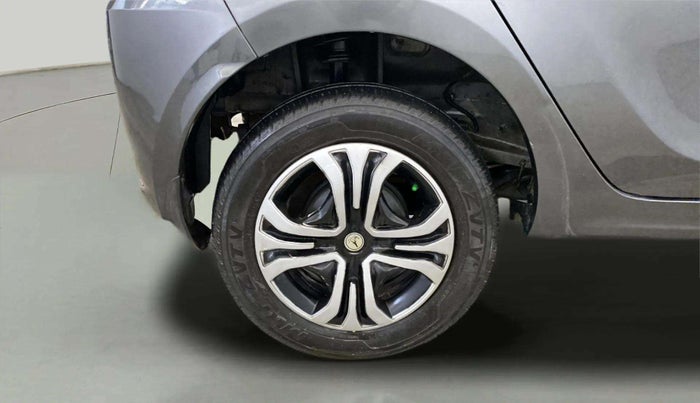 2024 Tata Tiago XTA CNG , CNG, Automatic, 30,822 km, Right Rear Wheel