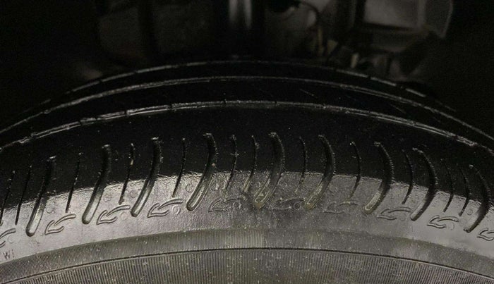 2024 Tata Tiago XTA CNG , CNG, Automatic, 30,822 km, Right Front Tyre Tread