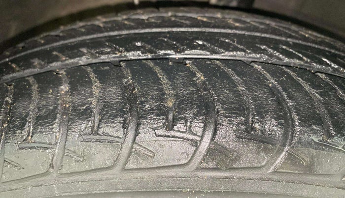 2019 Hyundai NEW SANTRO SPORTZ AMT, Petrol, Automatic, 1,00,629 km, Right Front Tyre Tread
