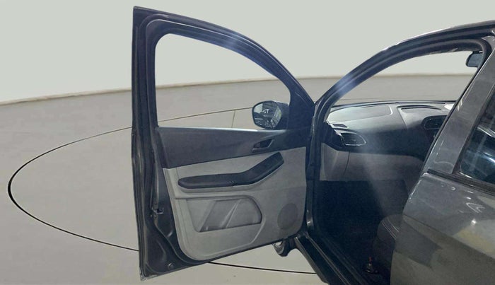 2022 Tata Tiago XT CNG, CNG, Manual, 72,421 km, LHS Front Door
