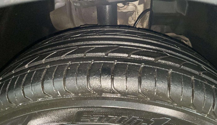 2022 Tata Tiago XT CNG, CNG, Manual, 72,421 km, Right Front Tyre Tread