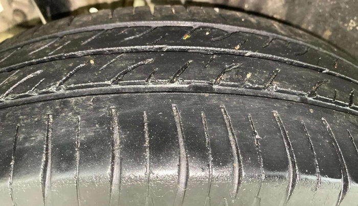 2014 Maruti Wagon R 1.0 VXI, Petrol, Manual, 86,653 km, Right Rear Tyre Tread