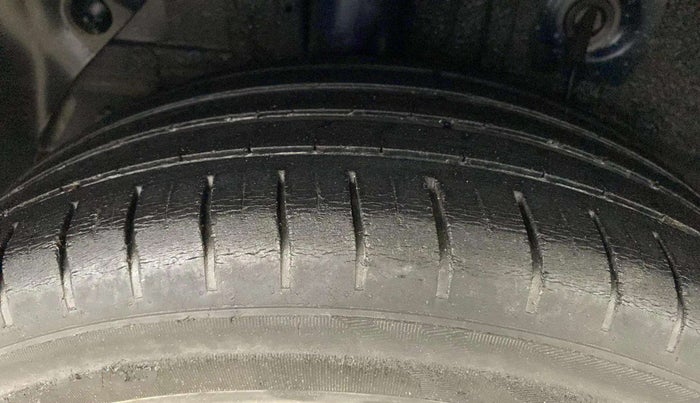 2017 Hyundai Elite i20 ASTA 1.2 (O), Petrol, Manual, 44,761 km, Right Rear Tyre Tread