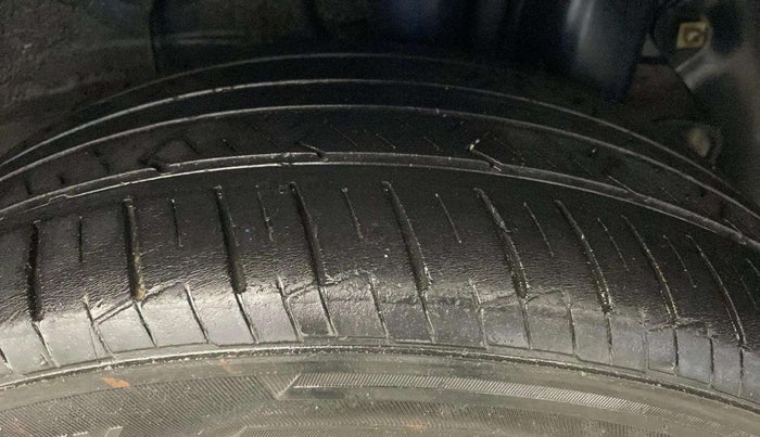 2017 Hyundai Elite i20 ASTA 1.2 (O), Petrol, Manual, 44,761 km, Left Rear Tyre Tread