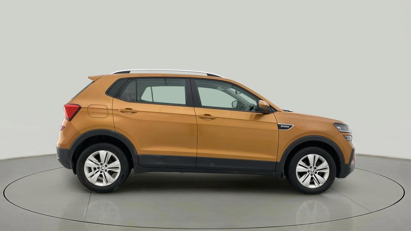 2021 Skoda KUSHAQ AMBITION 1.0L TSI AT, Petrol, Automatic, 27,222 km, Right Side View