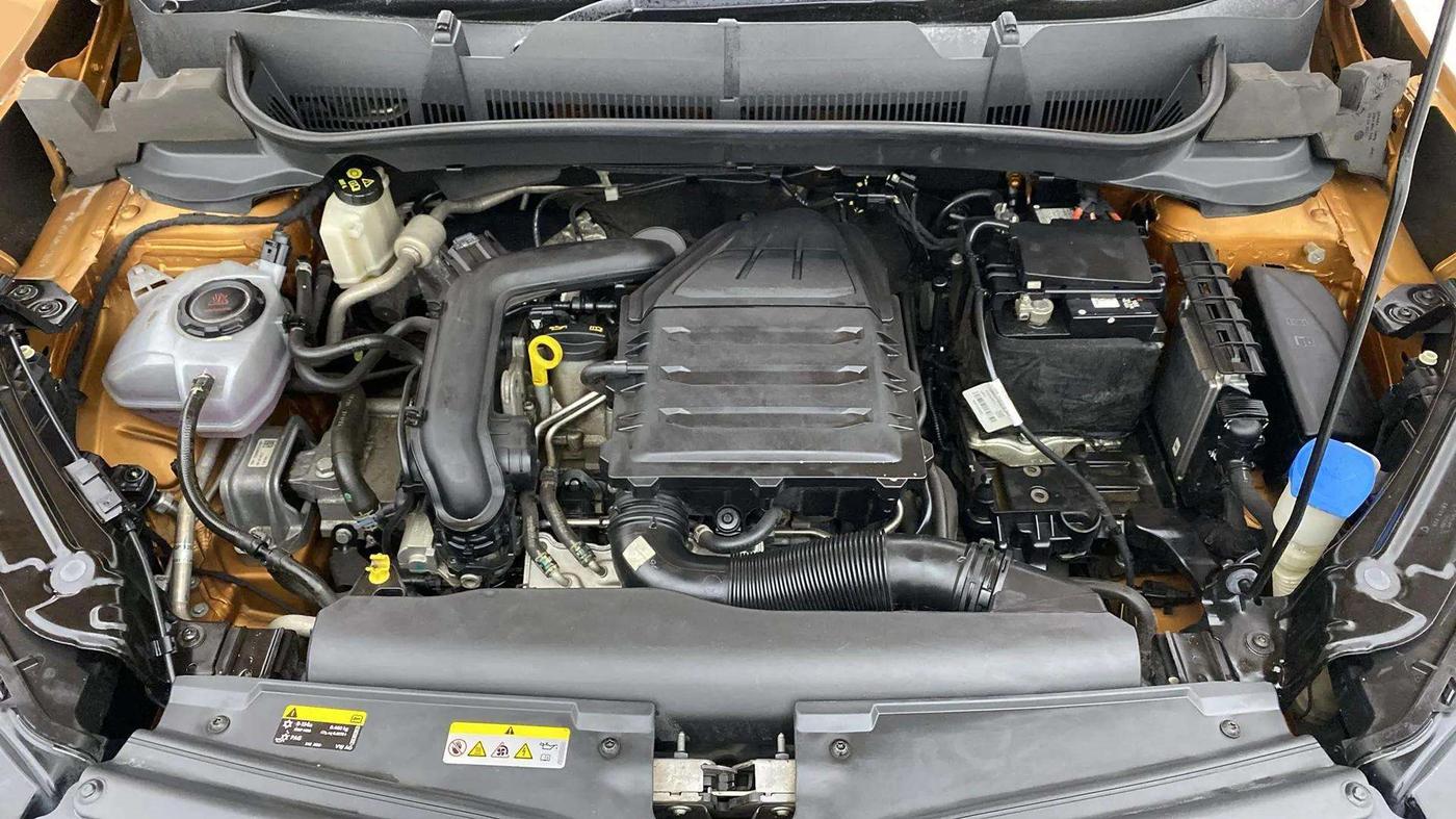 2021 Skoda KUSHAQ AMBITION 1.0L TSI AT, Petrol, Automatic, 27,222 km, Engine View