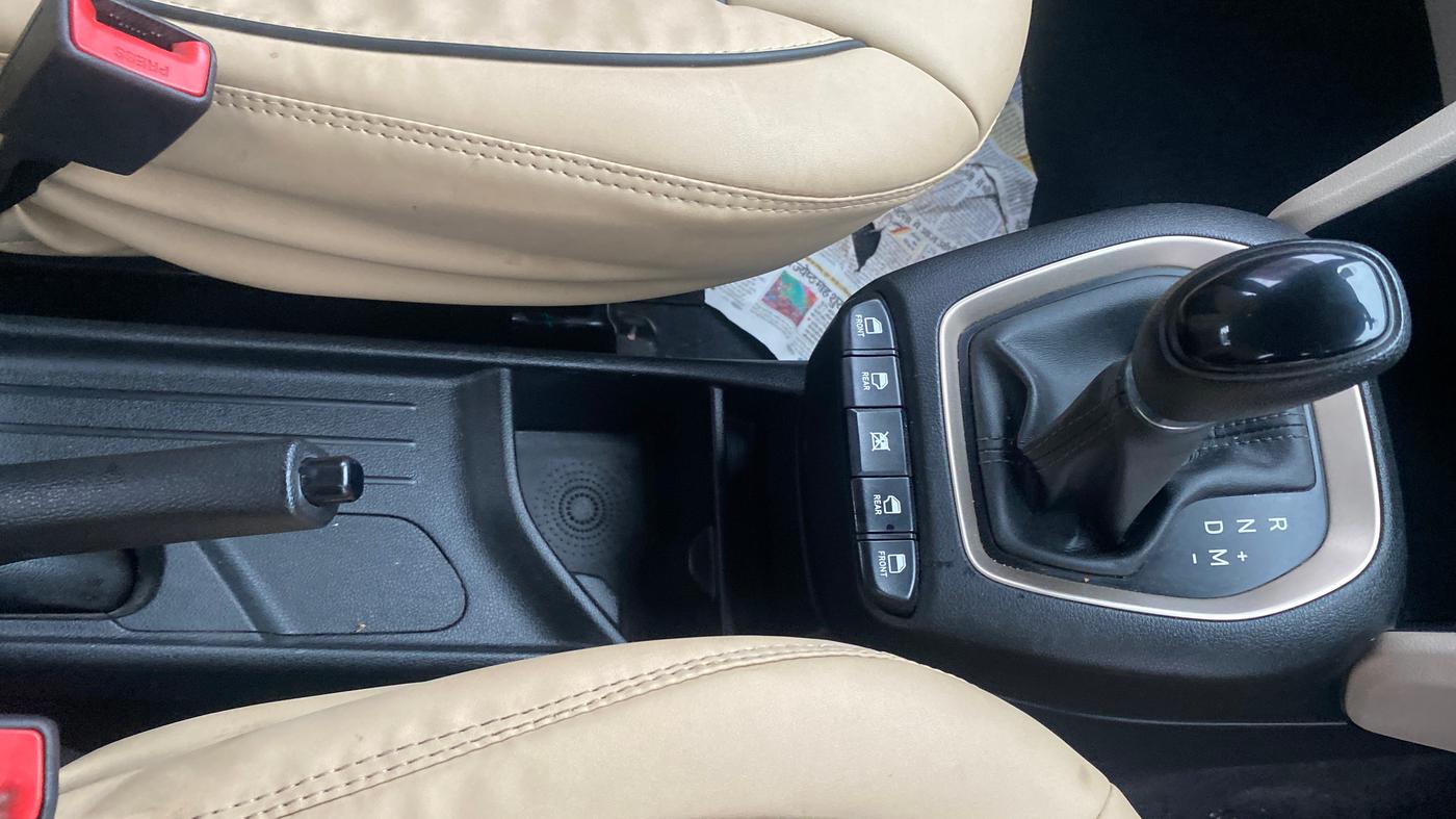 2022 Hyundai NEW SANTRO MAGNA AMT, Petrol, Automatic, 43,911 km, Gear Lever