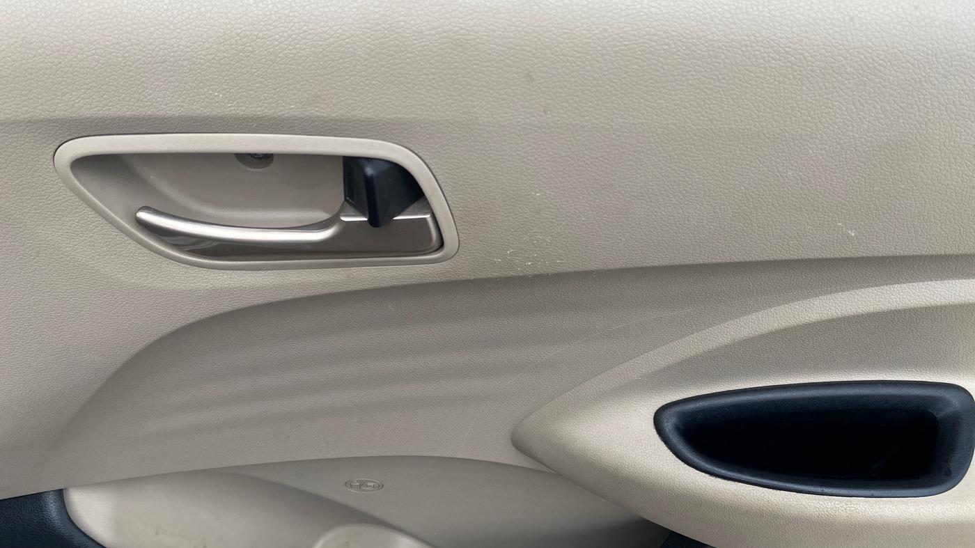 2022 Hyundai NEW SANTRO MAGNA AMT, Petrol, Automatic, 43,911 km, Driver Side Door Panels Control