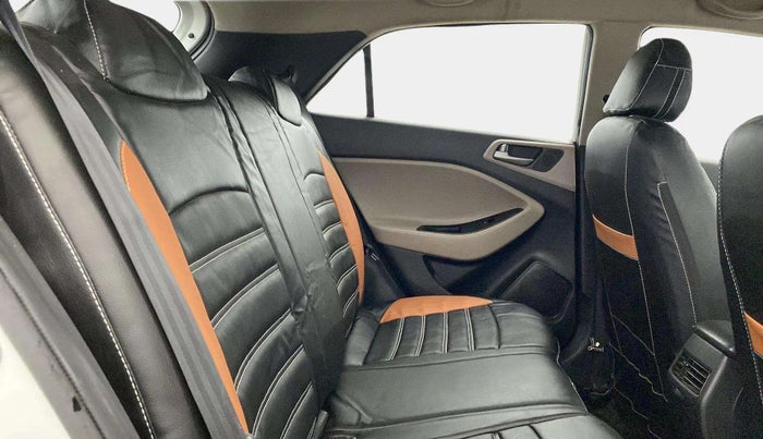 2014 Hyundai Elite i20 SPORTZ 1.2 (O), Petrol, Manual, 55,110 km, Right Side Rear Door Cabin