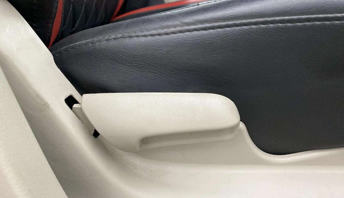 2018 Maruti Celerio ZXI, CNG, Manual, 44,919 km, Driver Side Adjustment Panel