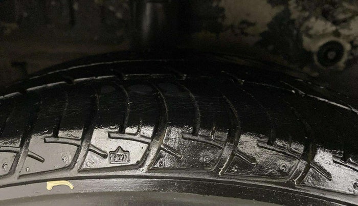 2018 Maruti Celerio ZXI, CNG, Manual, 44,919 km, Right Rear Tyre Tread