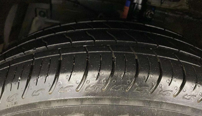 2018 Maruti Ciaz DELTA 1.4 AT PETROL, Petrol, Automatic, 72,436 km, Left Front Tyre Tread