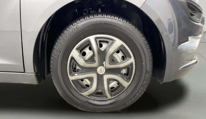 2023 Tata ALTROZ XE PETROL, Petrol, Manual, 7,470 km, Right Front Wheel