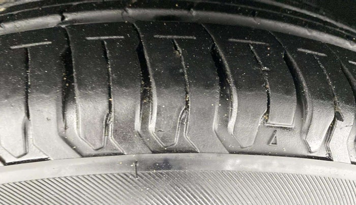 2023 Tata ALTROZ XE PETROL, Petrol, Manual, 7,470 km, Left Front Tyre Tread