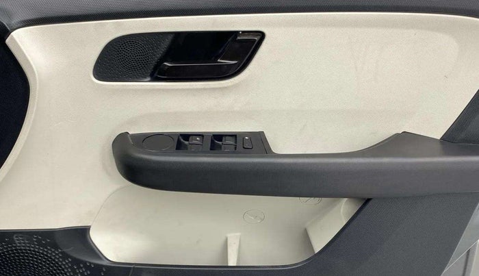 2023 Tata ALTROZ XE PETROL, Petrol, Manual, 7,470 km, Driver Side Door Panels Control
