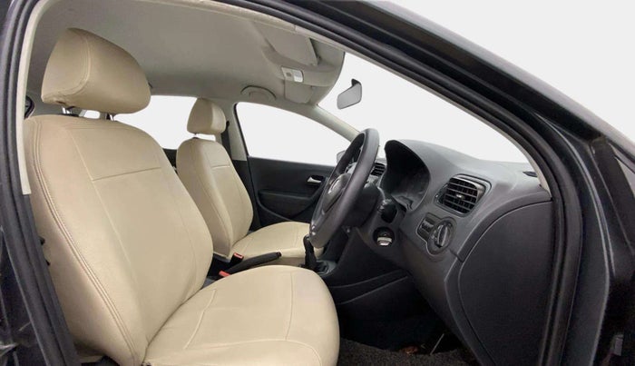 2016 Volkswagen Polo COMFORTLINE 1.2L, Petrol, Manual, 30,045 km, Right Side Front Door Cabin