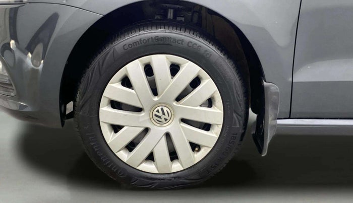 2016 Volkswagen Polo COMFORTLINE 1.2L, Petrol, Manual, 30,045 km, Left Front Wheel