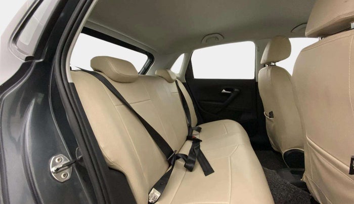 2016 Volkswagen Polo COMFORTLINE 1.2L, Petrol, Manual, 30,045 km, Right Side Rear Door Cabin