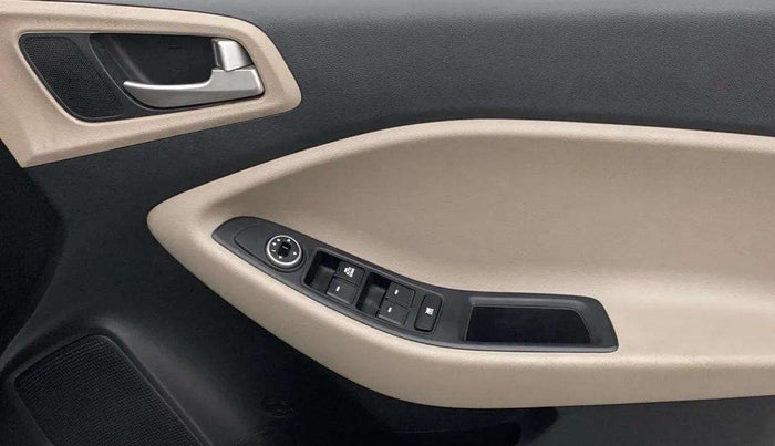 2020 Hyundai Elite i20 MAGNA PLUS 1.2, Petrol, Manual, 36,536 km, Driver Side Door Panels Control