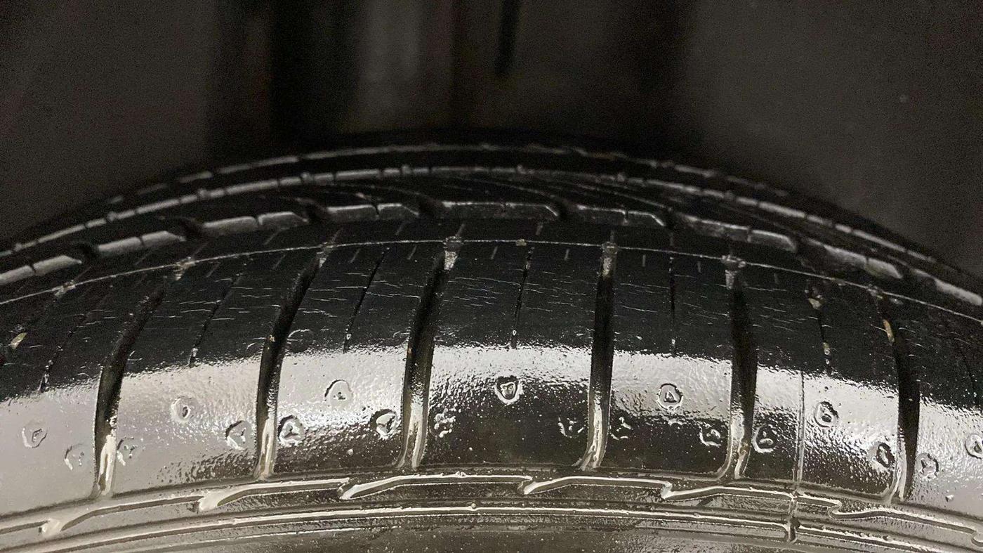 2019 Skoda Rapid STYLE 1.6 MPI, Petrol, Manual, 11,397 km, Right Rear Tyre Tread