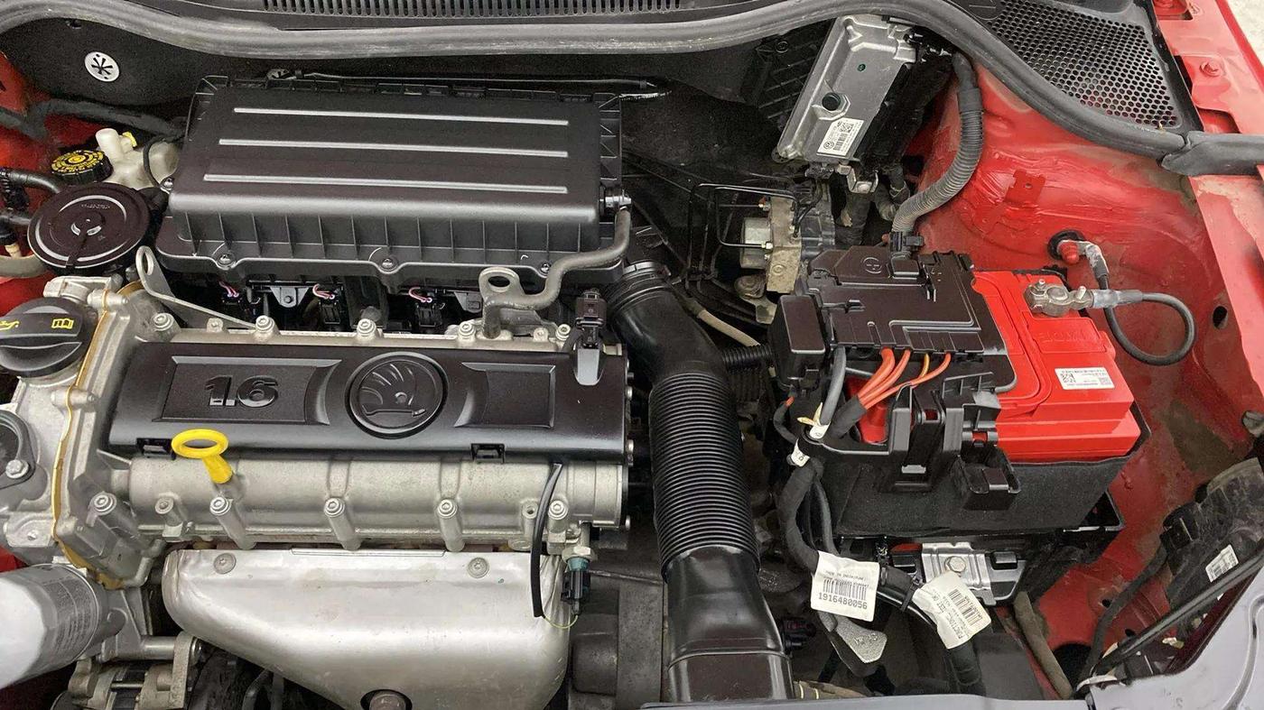 2019 Skoda Rapid STYLE 1.6 MPI, Petrol, Manual, 11,397 km, Engine View - Left