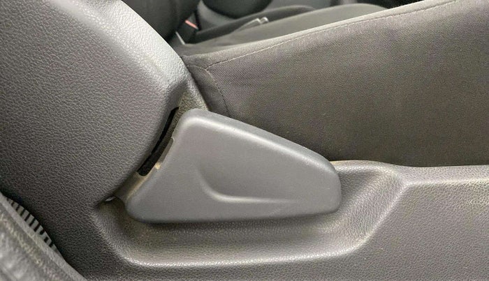 2016 Renault Kwid RXT 0.8, Petrol, Manual, 39,321 km, Driver Side Adjustment Panel