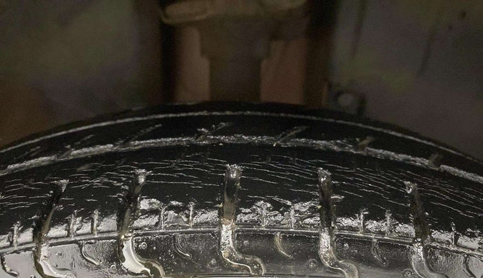 2016 Renault Kwid RXT 0.8, Petrol, Manual, 39,321 km, Right Front Tyre Tread