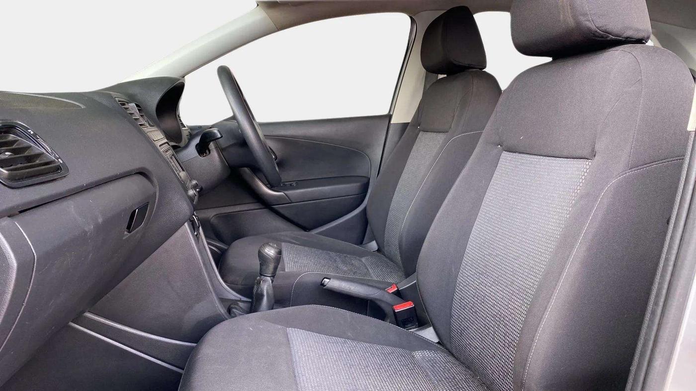 2018 Volkswagen Polo COMFORTLINE 1.2L, Petrol, Manual, 64,711 km, Right Side Front Door Cabin