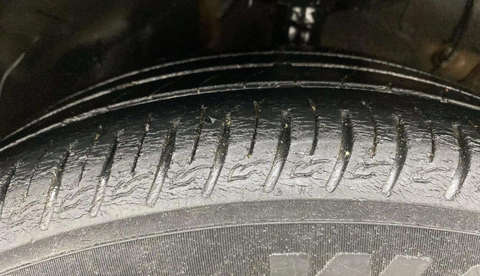 2021 KIA SONET HTK 1.2, Petrol, Manual, 66,910 km, Left Front Tyre Tread