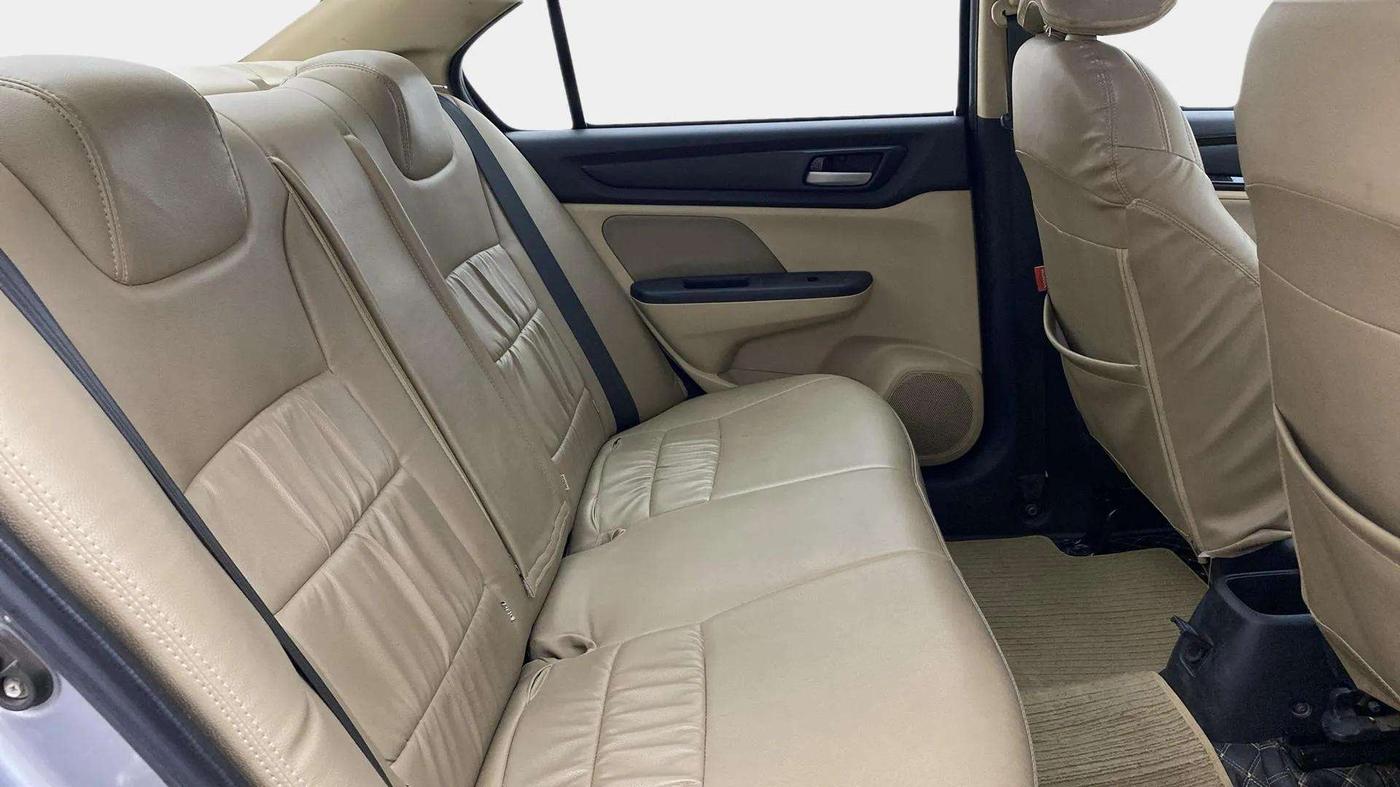 2021 Honda Amaze 1.5L I-DTEC S, Diesel, Manual, 85,125 km, Right Side Rear Door Cabin