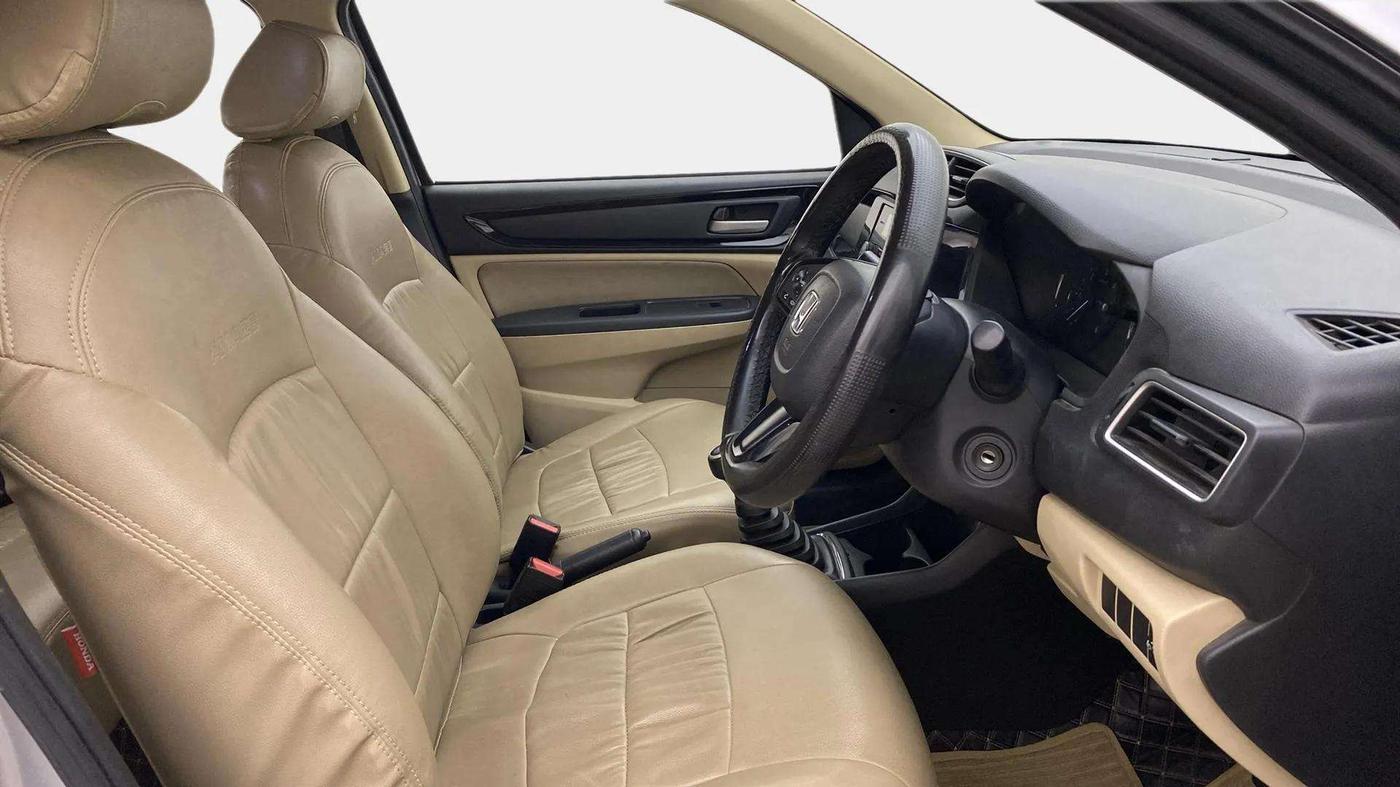 2021 Honda Amaze 1.5L I-DTEC S, Diesel, Manual, 85,125 km, Right Side Front Door Cabin