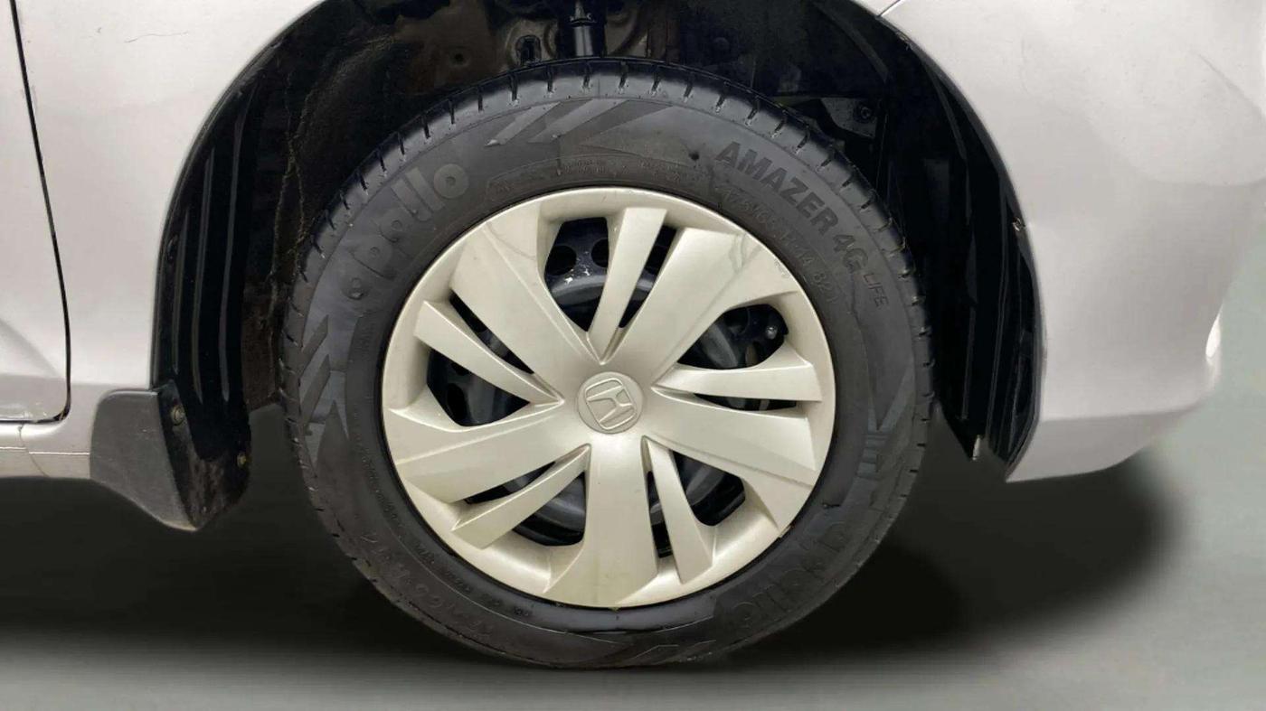 2021 Honda Amaze 1.5L I-DTEC S, Diesel, Manual, 85,125 km, Right Front Wheel